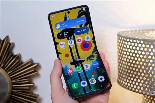 苹果放弃小折叠屏iPhone！网友支持：美丽的小废物