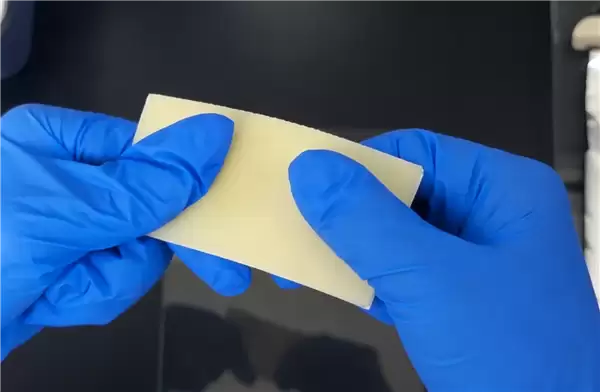 深圳大学生研发出新型灭火贴片：毫秒级响应 可定制触发温度