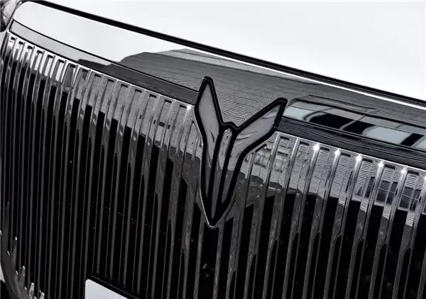 岚图泰山X8将于3月19日亮相:配问界M9同款四激光雷达