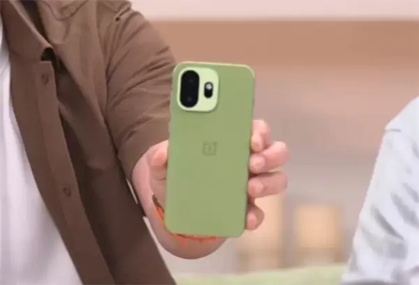 小屏党的梦中情机！一加15T真机全球首曝 这颜值你打几分