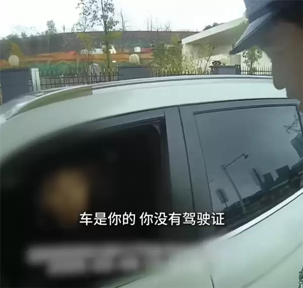 科目四学员开车送同伴考科目一 高速口栽了