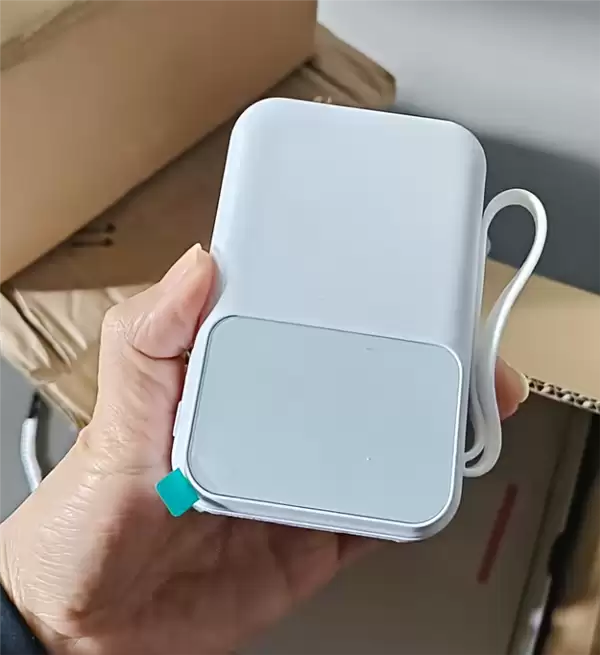 女子莫名收到快递充电宝 网友：千万别用、可能已被植入病毒