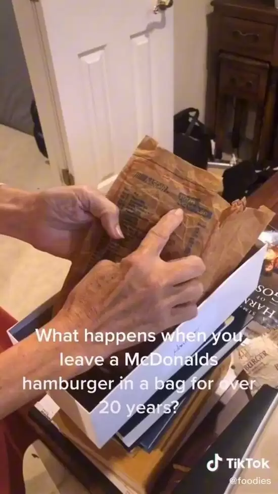 麦当劳套餐保存20年没发霉、腐烂!网友热议
