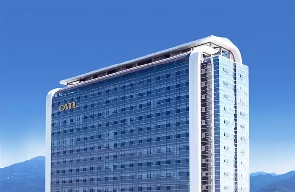 宁德时代2025年净利润722亿超13家车企总和，曾毓群分红约81亿元