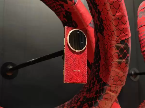 追觅豪掷100亿进入手机赛道:明年研发人员保底5000人 冲击高端市场