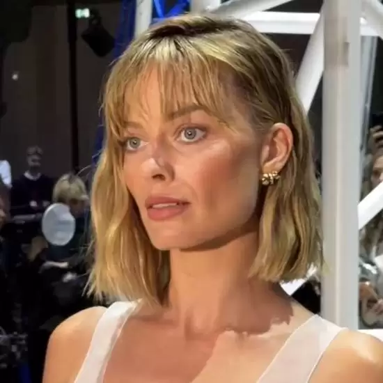 “小丑女”被传接受面部脂肪抽取手术 传闻引发全网热议