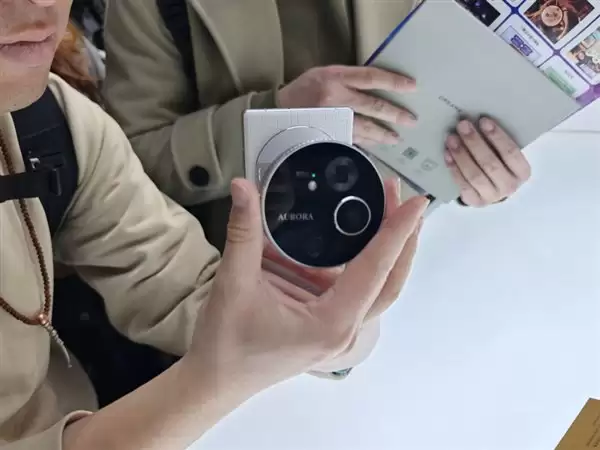 追觅豪掷100亿进入手机赛道:明年研发人员保底5000人 冲击高端市场