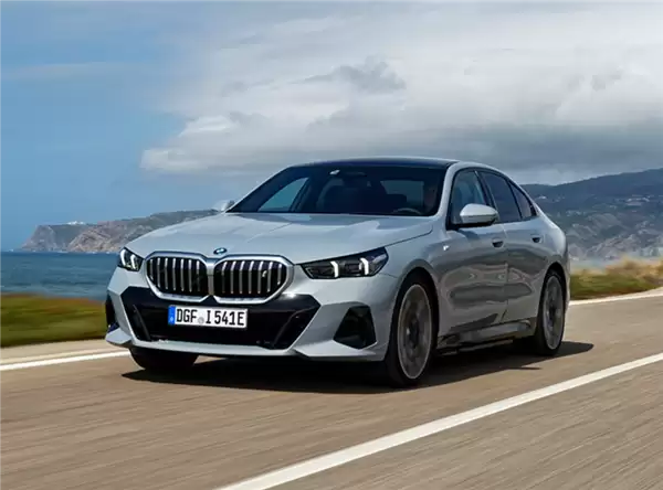 246.3万辆!宝马稳坐全球豪华车榜首位 但中国市场跌麻了