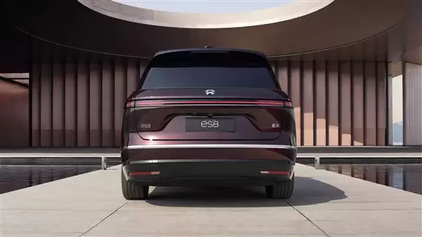 大三排SUV销冠！蔚来全新ES8 M42星云红配色上市：选配价1万元