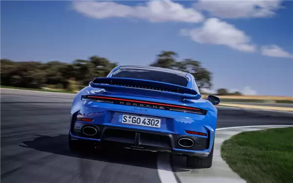 在华年交付量暴降26% 保时捷：年底前将经销门店降至80家