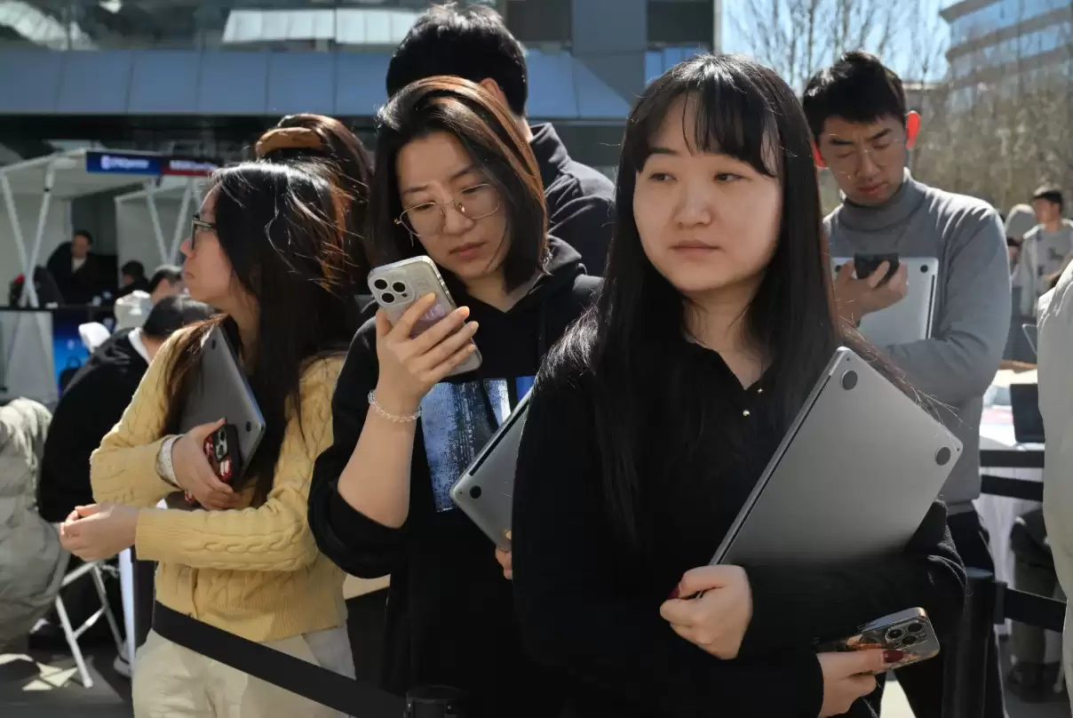 中美AI智能体之争:美国巨头难获用户,中国