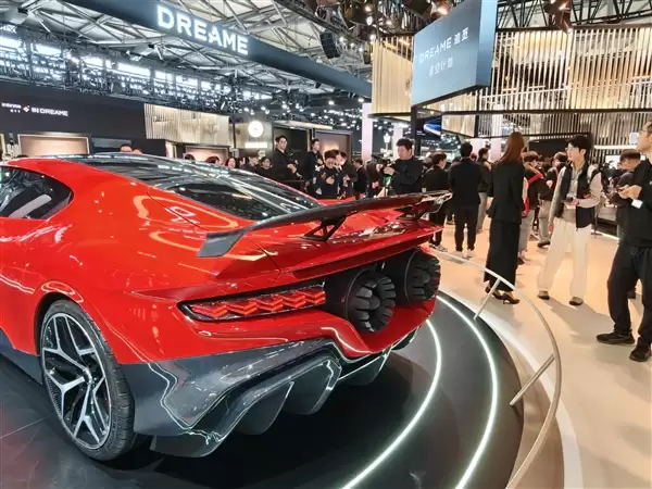 零百加速1.8秒!追覓首款汽车亮相 手握60万+买它还是小米SU7 Ultra