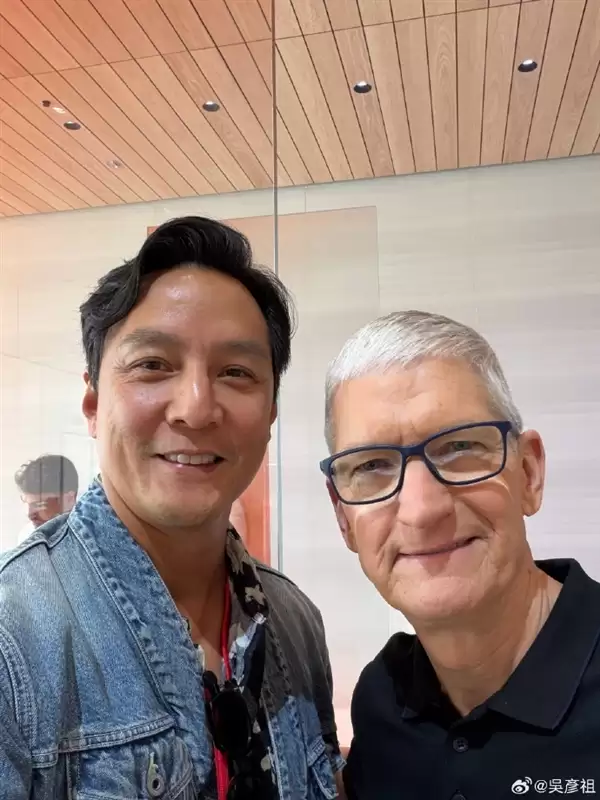 新娘回应吴彦祖现身婚礼现场：像在做梦 早知道不堵门了