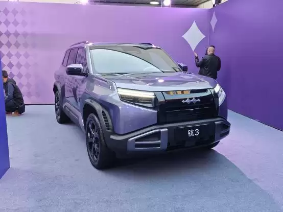 免费闪充18个月纯电续航620km 方程豹钛3售15.38万元起