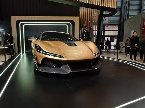 零百加速1.8秒!追覓首款汽车亮相 手握60万+买它还是小米SU7 Ultra