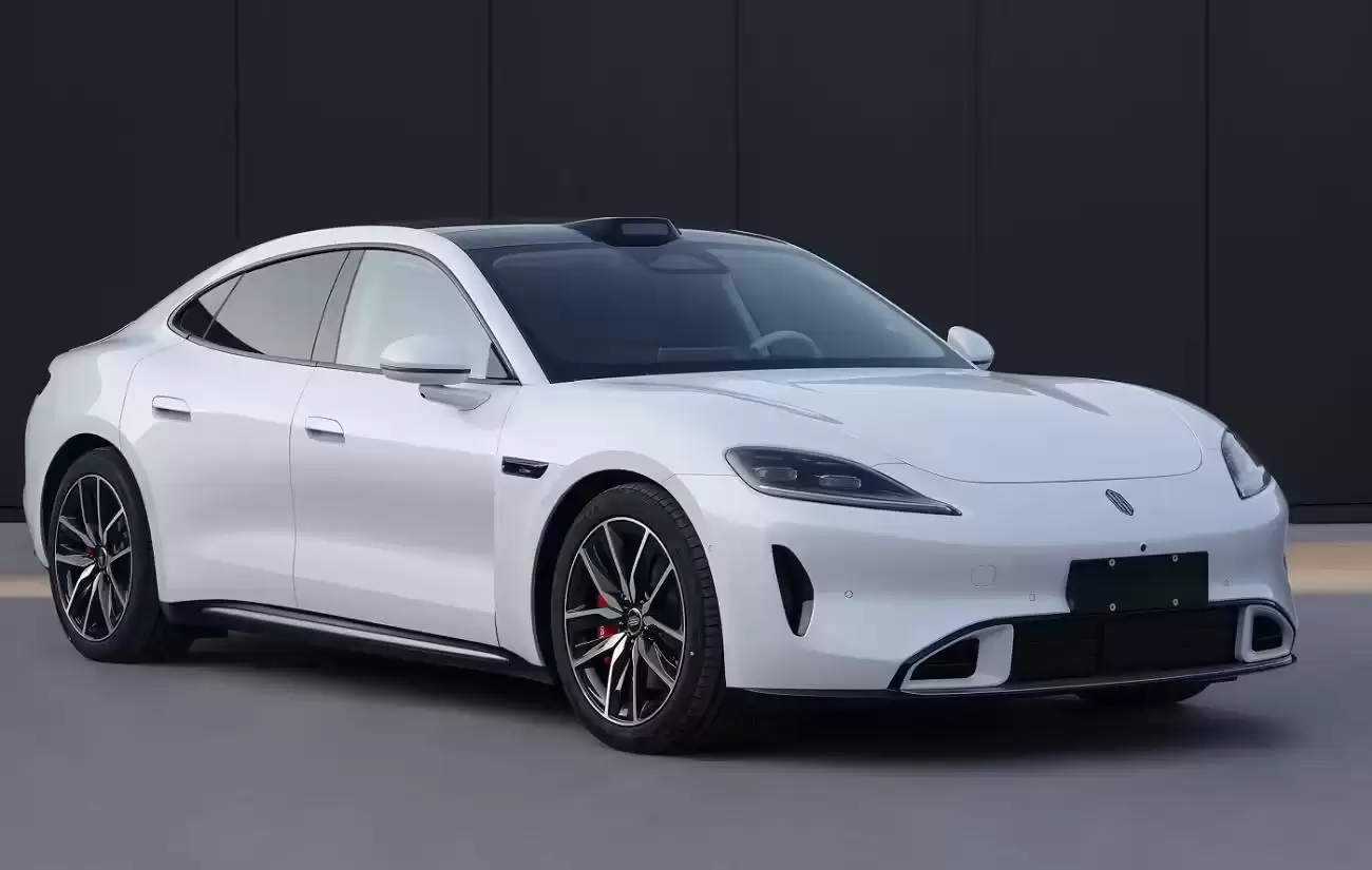 鸿蒙智行尚界Z7/Z7T工信部“证件照”公布：有“Ultra”尾标，提供170/264kW双电机车型