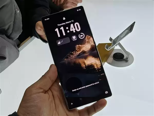 追影手机上手：真全面屏+骁龙8E5 预装努比亚OS