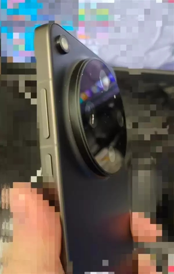 OPPO Find X9 Ultra真机偷跑:史上最强长焦旗舰 支持10倍光变