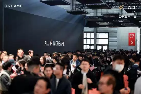 追觅馆单日人流量破 10 万,登顶 AWE 人气之最