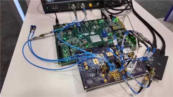 PCIe 8.0首秀!双向带宽高达恐怖的1TB/s