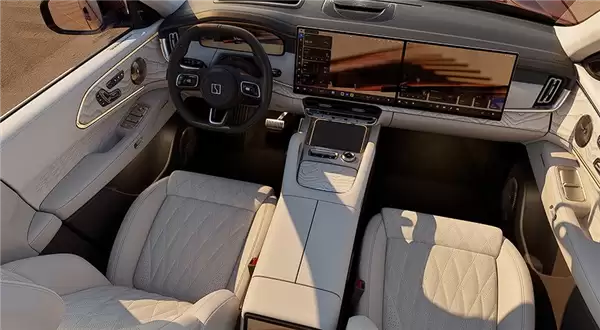 37.68万起 极氪8X开启:全系6C电池 顶配三电机超1400马力