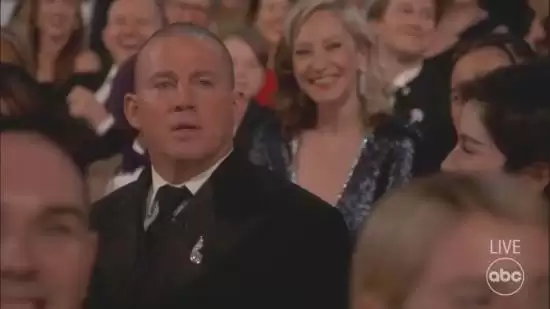 美队、钢铁侠“合体”!小罗伯特送克里斯原味内裤