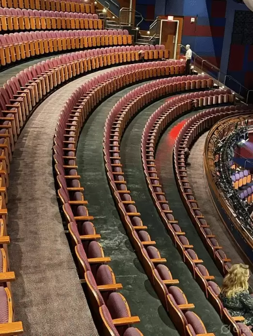 颁完奖后不演了?触目惊心奥斯卡颁奖礼后满地垃圾!