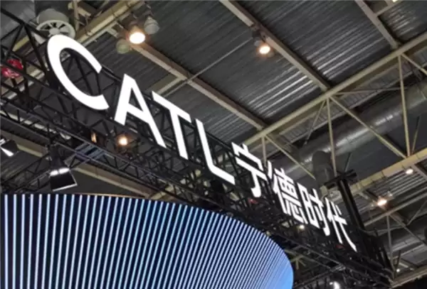 宁德时代曾毓群:美电动车滞后属阶段性,磷酸铁锂技术优势显著