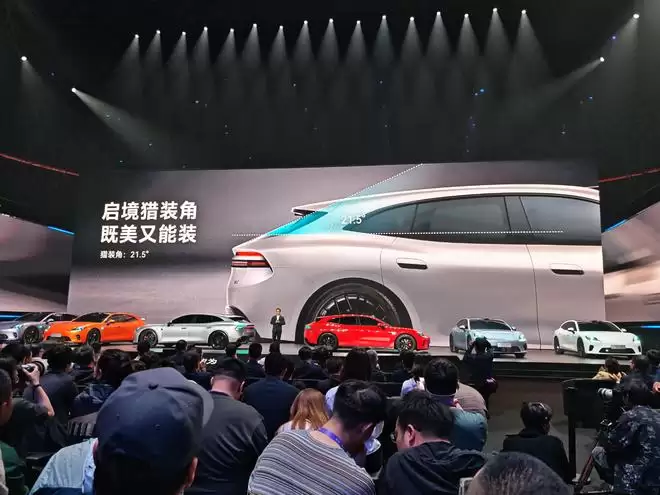 广汽+华为王炸合体！启境GT7首发十大黑科技 或能打破猎装车魔咒？