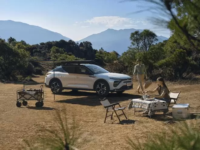 东风雪铁龙新凡尔赛C5X上市 官方一口价11.37万起