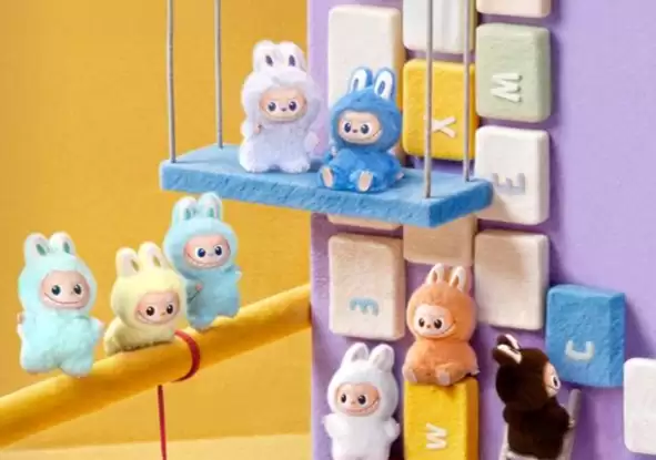 泡泡玛特遭遇戴维斯双杀!2025年狂赚371亿 仅1小时市值蒸发数百亿