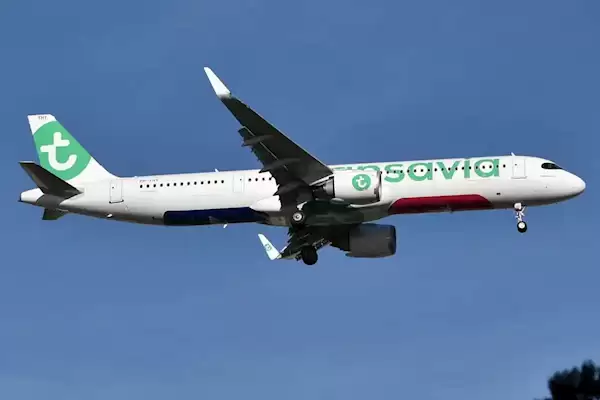 离谱!航班超售 空客A321机长直接让两位乘客坐进驾驶舱