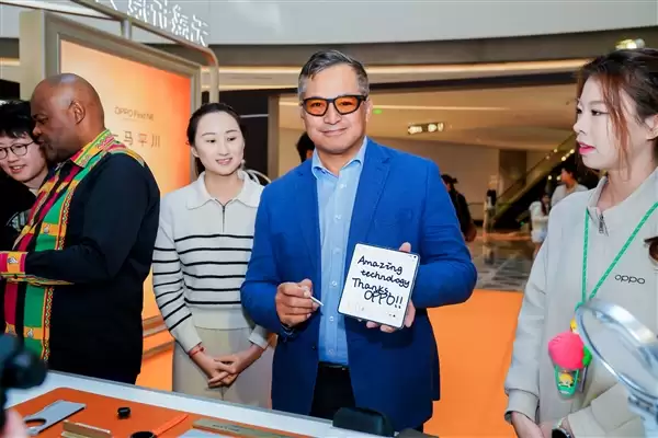 全球最平整折叠屏卖爆!OPPO Find N6泰国首销日销量达上一代的245%