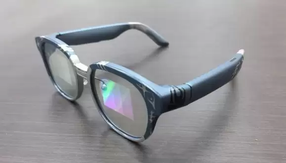 智能眼镜“破圈”加速！三星/微美全息强化AI+AR软硬件实力抢占市场先机！