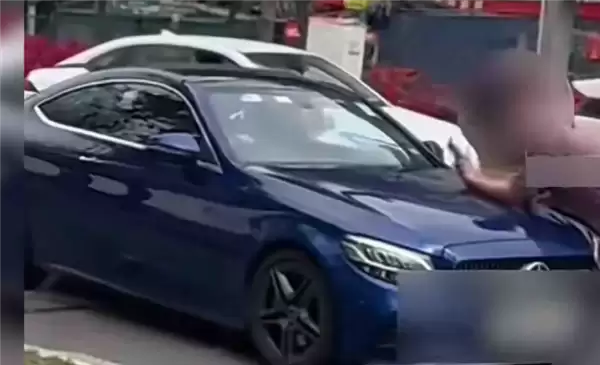 拘留5日!一奔驰车变道不打灯别停后车:争执升级竟故意撞人后逃逸