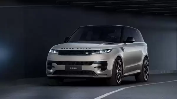 真男人开路虎!2026款路虎揽胜运动上市:售价89.8万元起