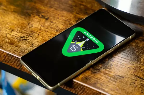 四曲面屏重出江湖！20周年iPhone将搭载：安卓淘汰的设计被苹果接手了