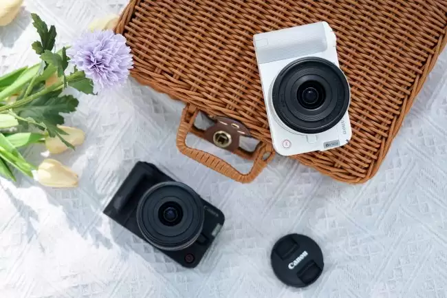 从郊野花海到山间春色，佳能R50V用出色色彩还原记录每一程户外风光