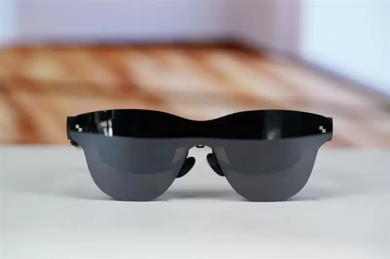 颜值拉满+配置能打 雷鸟Air 4 Pro蝙蝠侠限定版深度评测：76g的口袋巨幕 DC粉丝必冲