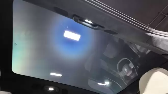 800V+标配小鹏VLA 与众08预售XX.XX万元起