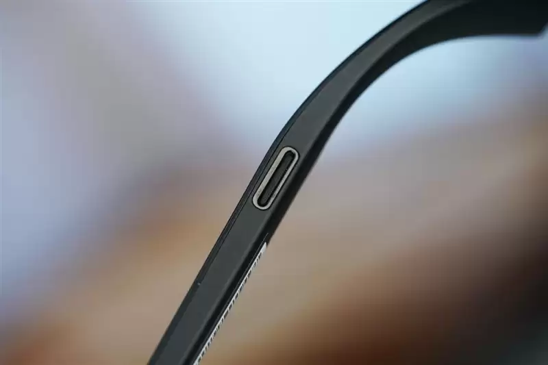 颜值拉满+配置能打 雷鸟Air 4 Pro蝙蝠侠限定版深度评测：76g的口袋巨幕 DC粉丝必冲