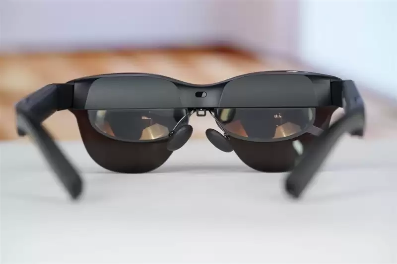 颜值拉满+配置能打 雷鸟Air 4 Pro蝙蝠侠限定版深度评测：76g的口袋巨幕 DC粉丝必冲