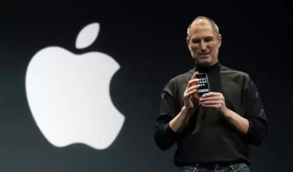 乔布斯的毛衣嵌入iPhone 17 Pro!Caviar发布苹果50周年定制机:全球仅9台