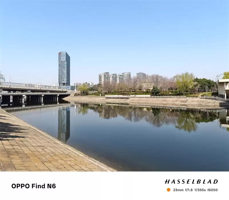 折叠屏再无折痕顾虑!OPPO Find N6手机评测:超平展内屏开创历史 哈苏XPAN模式体验胶卷荣光