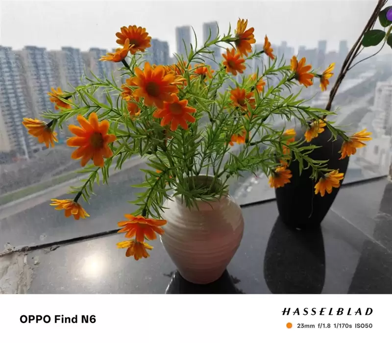 折叠屏再无折痕顾虑!OPPO Find N6手机评测:超平展内屏开创历史 哈苏XPAN模式体验胶卷荣光