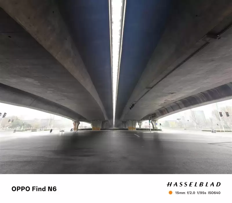 折叠屏再无折痕顾虑!OPPO Find N6手机评测:超平展内屏开创历史 哈苏XPAN模式体验胶卷荣光