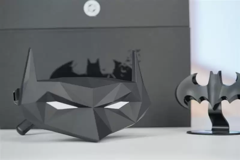 颜值拉满+配置能打 雷鸟Air 4 Pro蝙蝠侠限定版深度评测：76g的口袋巨幕 DC粉丝必冲