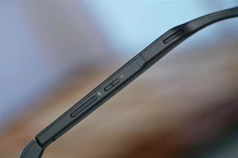 颜值拉满+配置能打 雷鸟Air 4 Pro蝙蝠侠限定版深度评测：76g的口袋巨幕 DC粉丝必冲