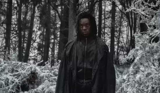 黑人斯内普拍魁地奇摔下扫帚!挂在三米高空 超丢人