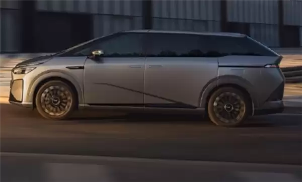 8年补贴即将清零!香港市民连夜抢订国产电动车 现车全面告急